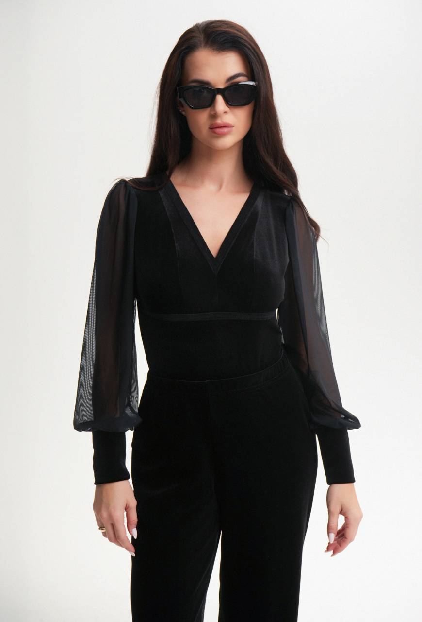 Body welurowe z przezroczystymi rękawami – eleganckie body